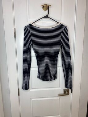 Universal Thread Navy & White Striped Long-Sleeve Top